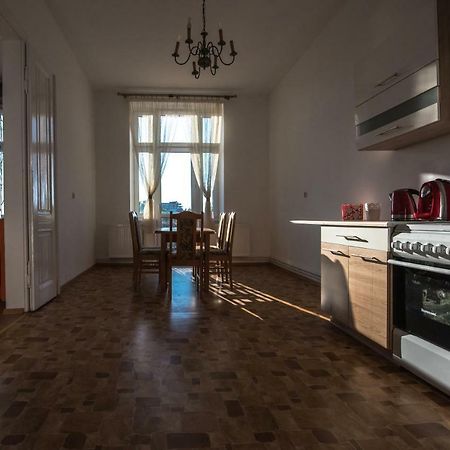 KaliszkiPrzestronny Apartamentアパートメント エクステリア 写真