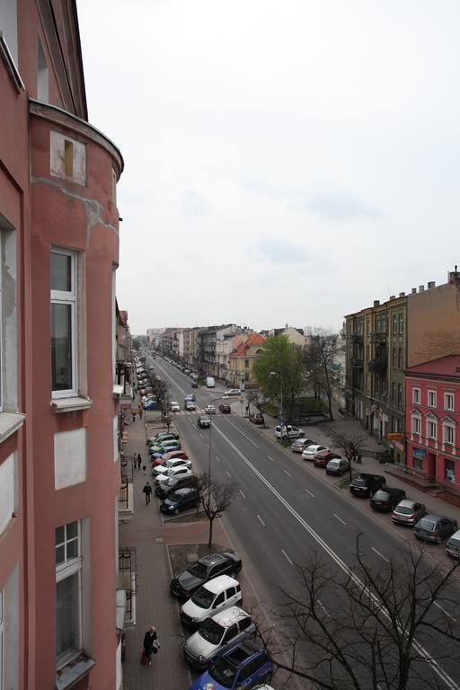 KaliszkiPrzestronny Apartamentアパートメント エクステリア 写真