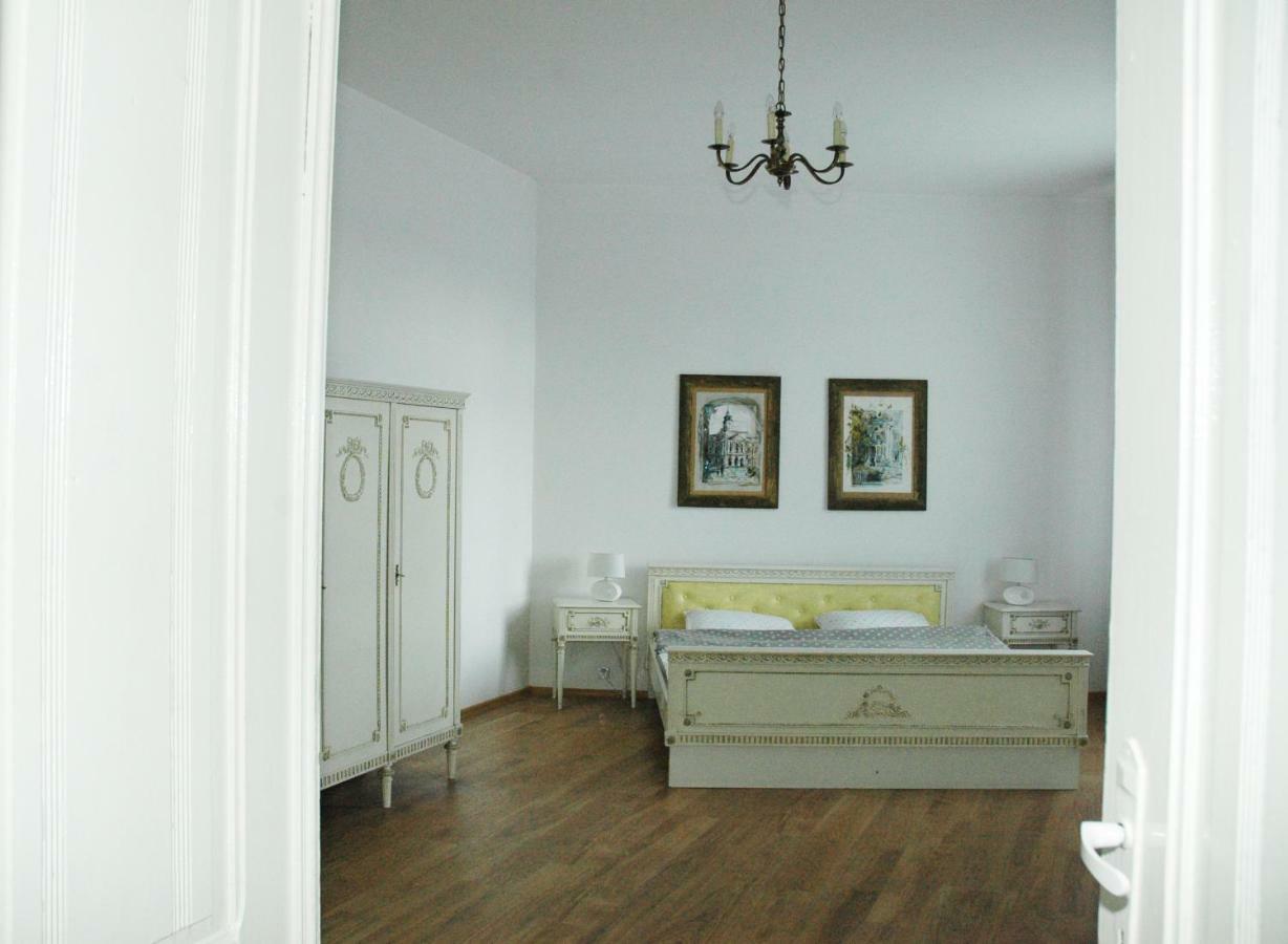 KaliszkiPrzestronny Apartamentアパートメント エクステリア 写真